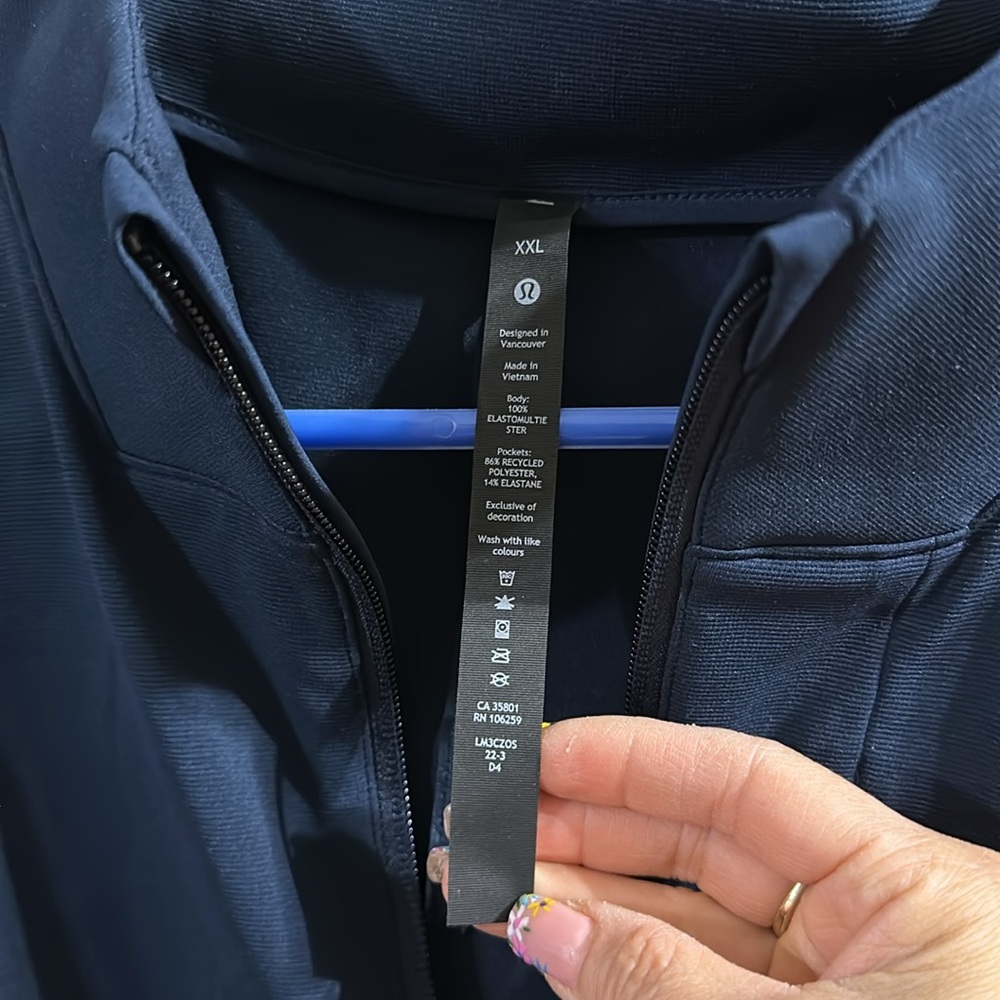 Beautiful Jacket . - image 2